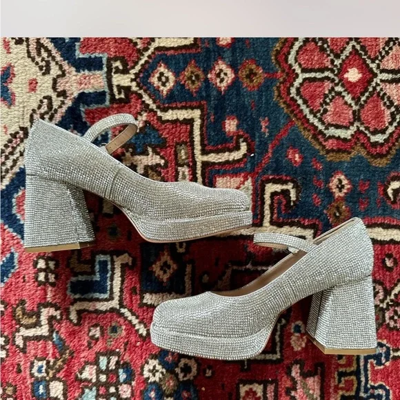 Gorgeous Sparkly Platform Mary Jane Heels - Picture 2 of 6